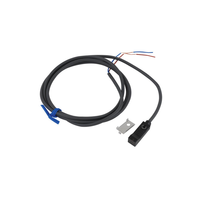 E2S-Q21 1M Compact square-type proximity sensor, detection surface: front
