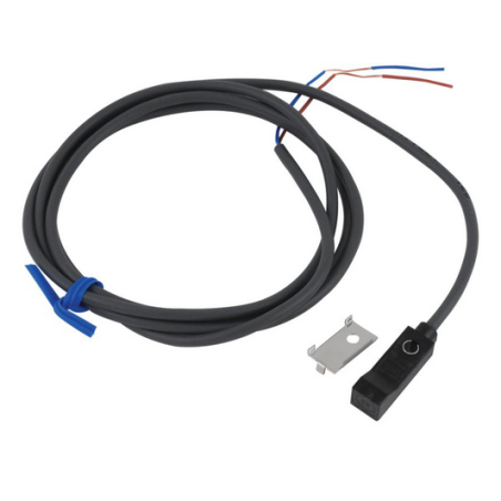 E2S-Q21 1M Compact square-type proximity sensor, detection surface: front