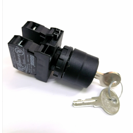 CP102AA31   Selector plastico 3 posiciones con llave, 1 NA +1 NC, 1 enclavado y 1 regreso por resorte